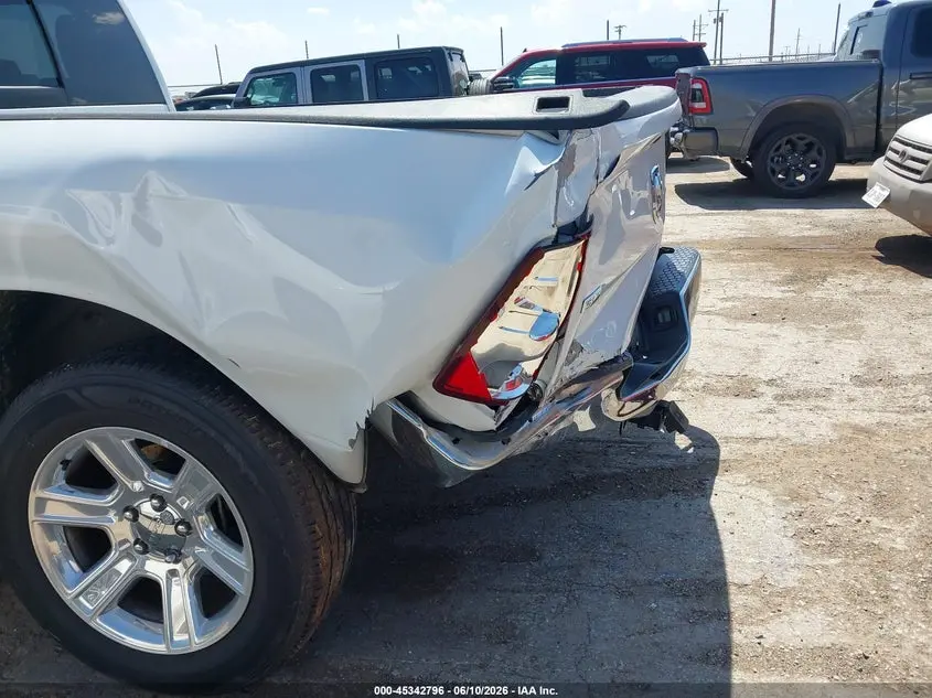 2019 RAM 1500 CLASSIC SLT  4X2 6'4 BOX