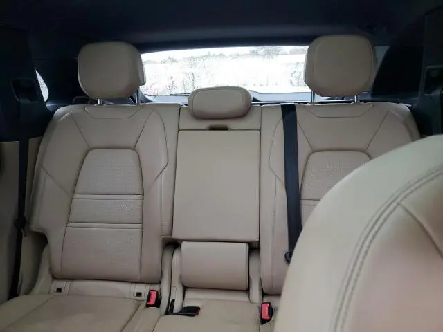 2019 PORSCHE CAYENNE