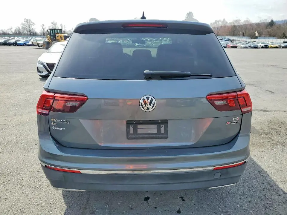 2018 VOLKSWAGEN TIGUAN SE  