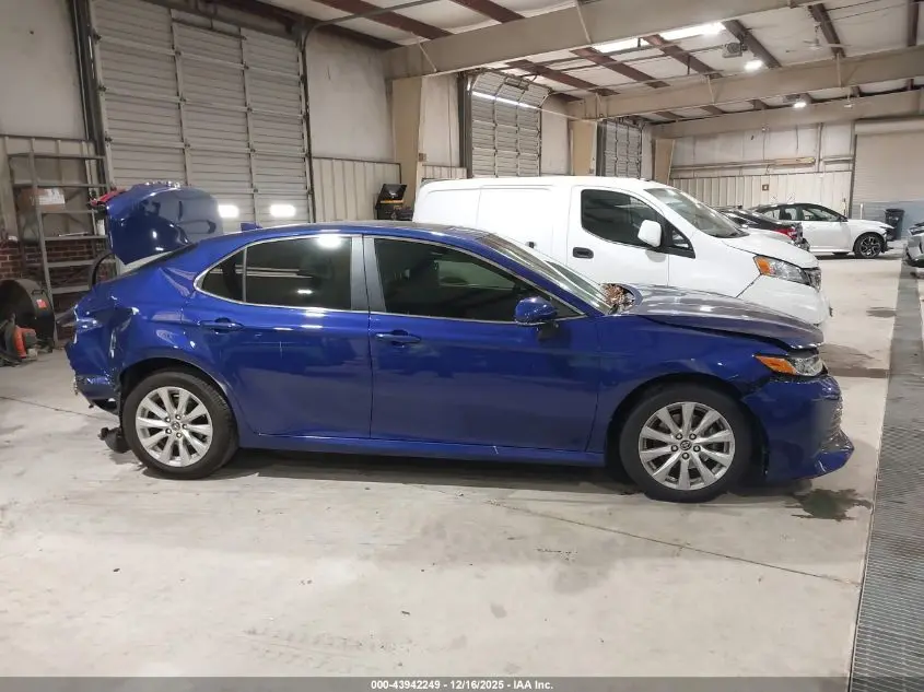 2018 TOYOTA CAMRY LE