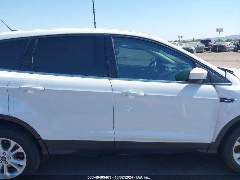 2017 FORD ESCAPE SE