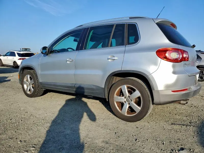 2010 VOLKSWAGEN TIGUAN S  