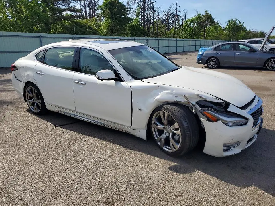 2017 INFINITI Q70L 3.7  