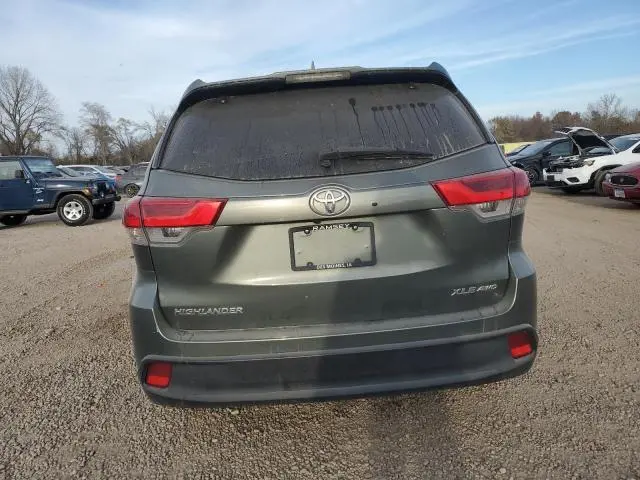 2019 TOYOTA HIGHLANDER SE  