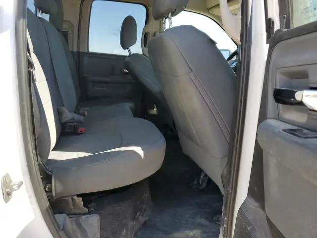 2016 RAM 1500 SLT  