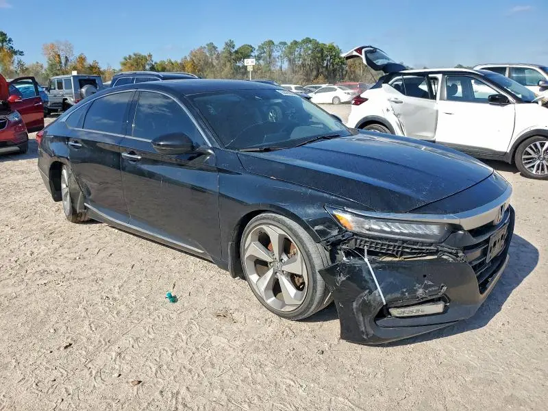 2018 HONDA ACCORD TOURING  