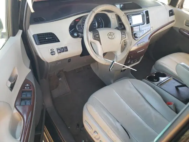 2012 TOYOTA SIENNA XLE  