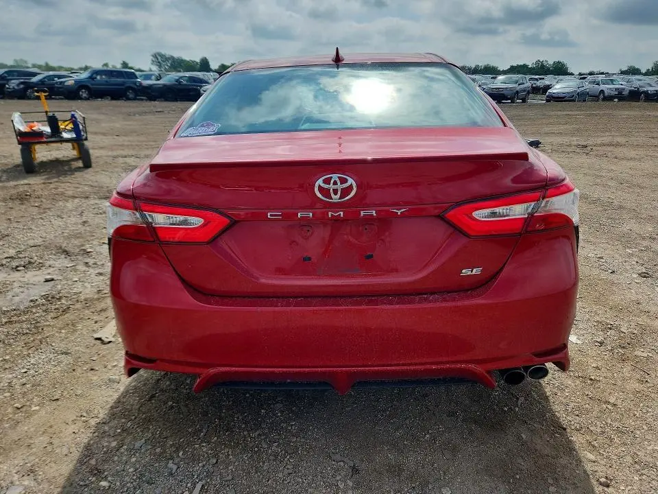 2020 TOYOTA CAMRY SE  