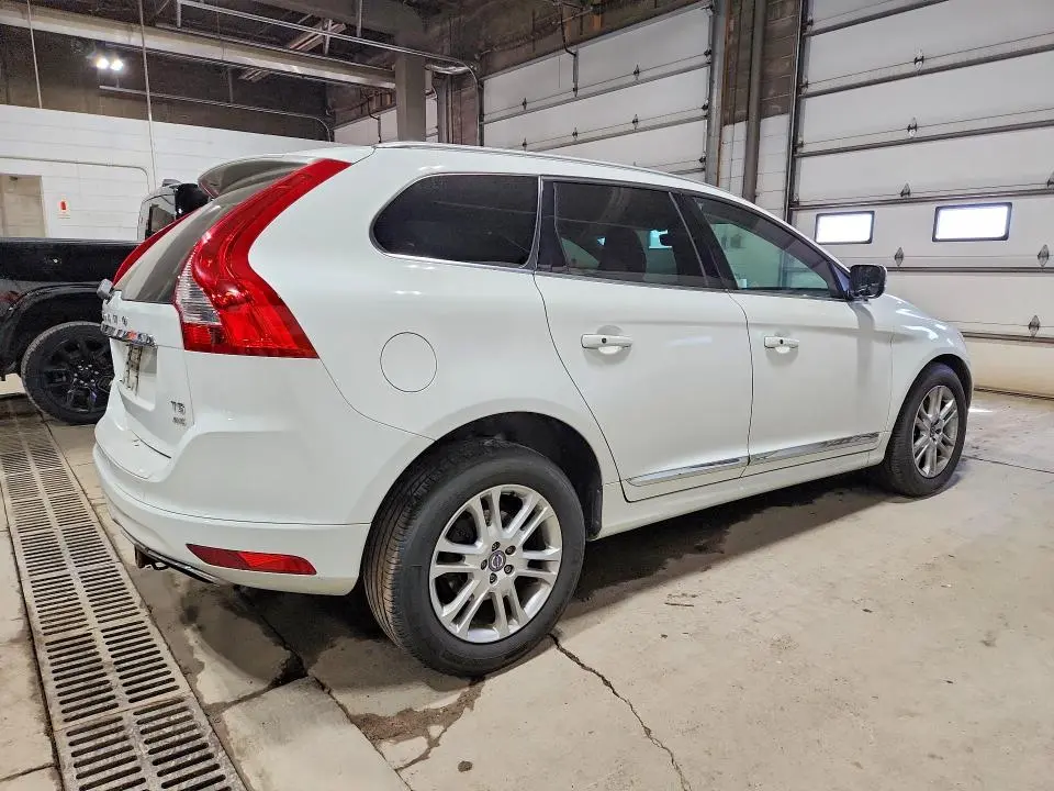 2016 VOLVO XC60 T5 PREMIER  