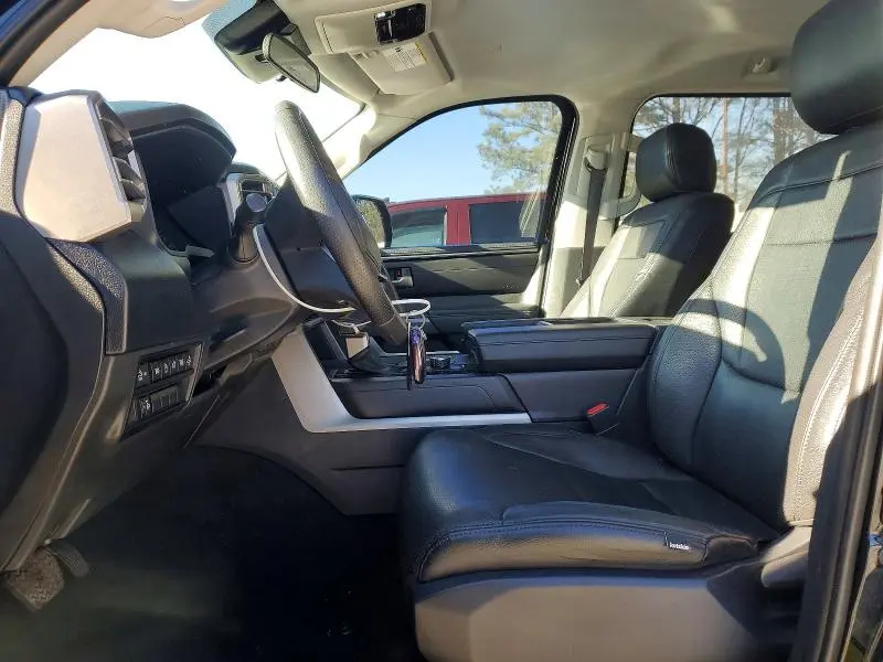 2022 TOYOTA TUNDRA SR5  