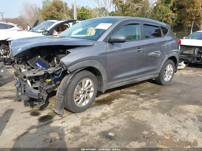 2016 HYUNDAI TUCSON SE