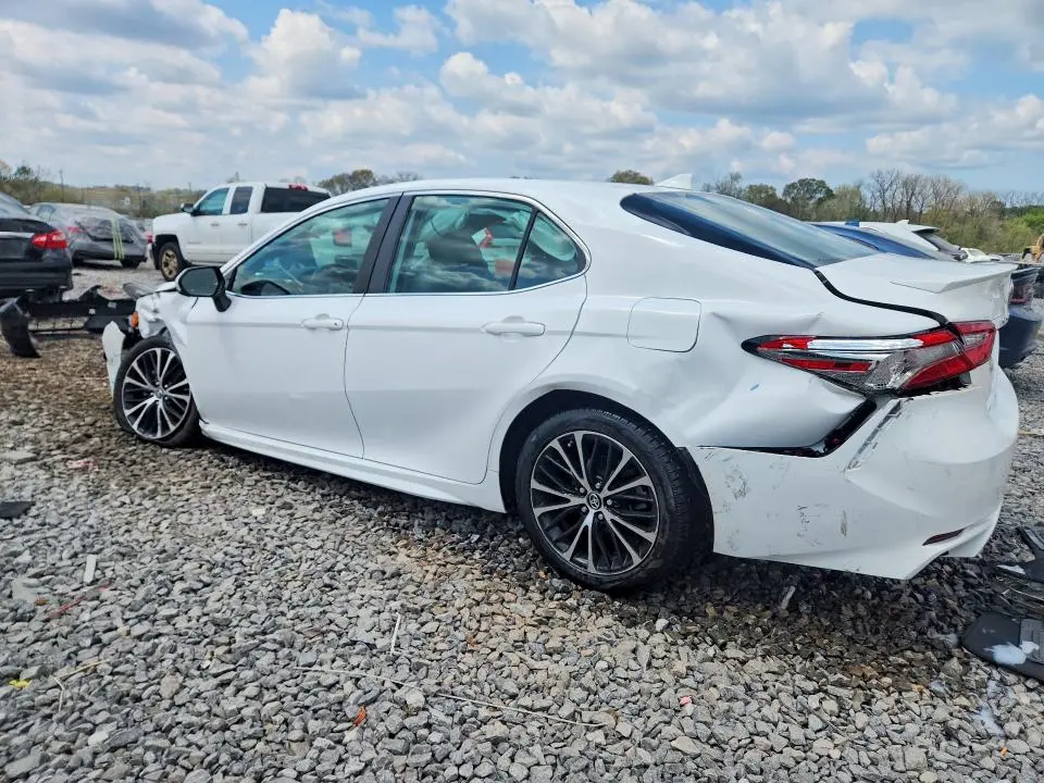 2019 TOYOTA CAMRY SE  