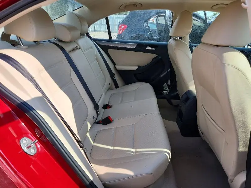 2016 VOLKSWAGEN JETTA SE  