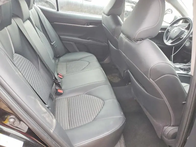 2018 TOYOTA CAMRY SE  