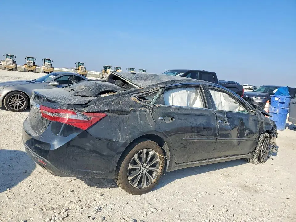 2017 TOYOTA AVALON XLE  