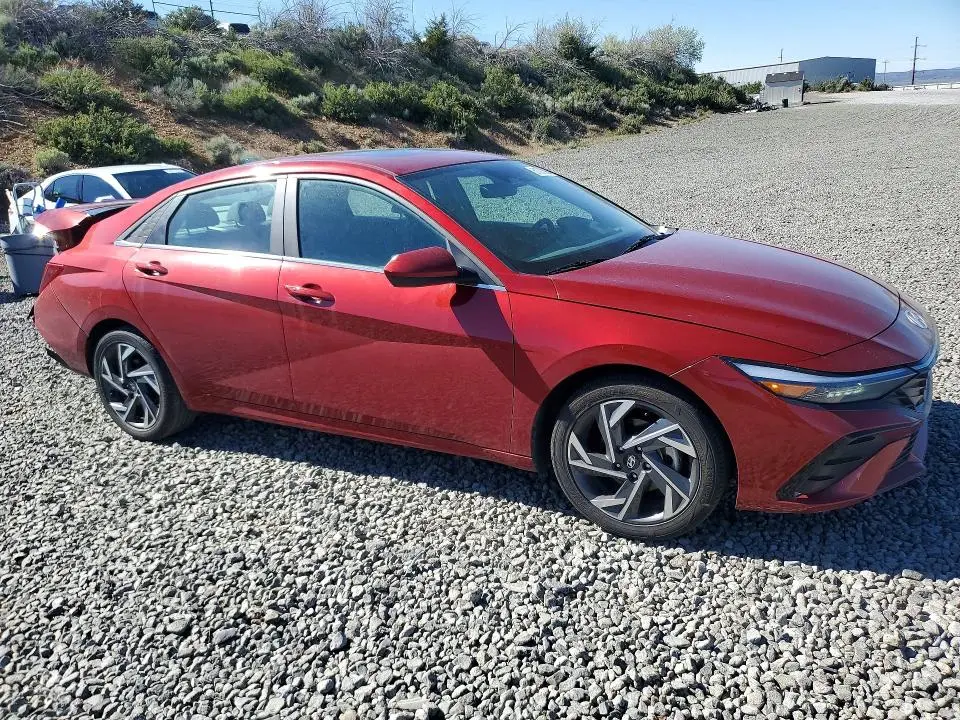 2024 HYUNDAI ELANTRA SEL  