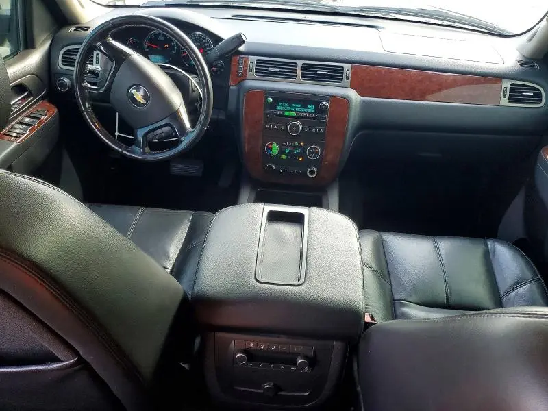 2010 CHEVROLET SUBURBAN C1500 LT  
