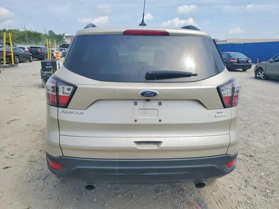 2018 FORD ESCAPE SE  