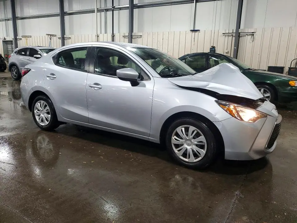 2019 TOYOTA YARIS L  