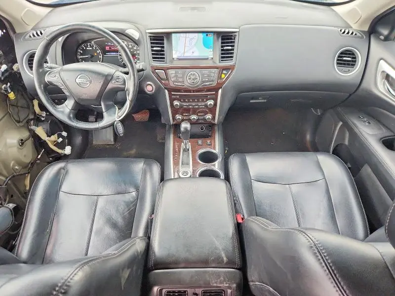 2016 NISSAN PATHFINDER SL  