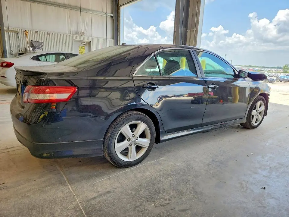 2010 TOYOTA CAMRY SE  