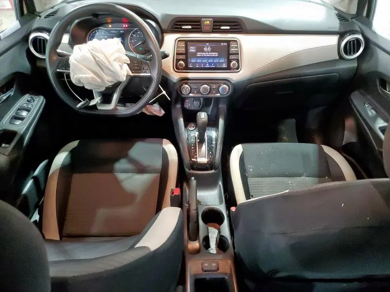 2022 NISSAN VERSA SV  