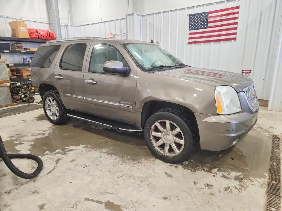 2013 GMC YUKON DENALI  