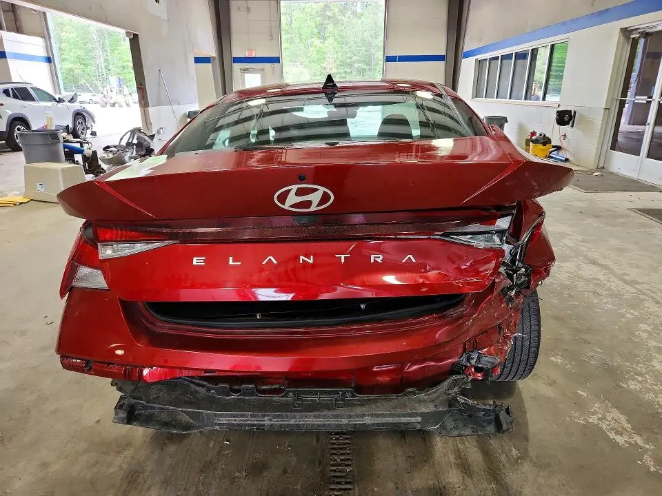 2024 HYUNDAI ELANTRA   