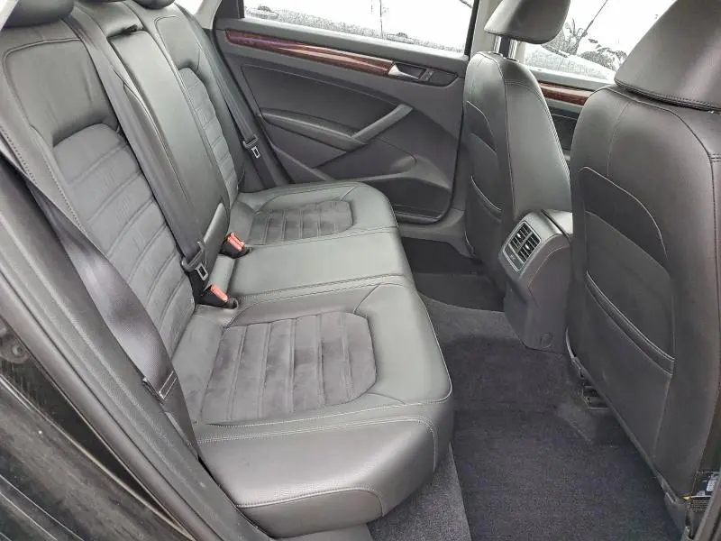 2013 VOLKSWAGEN PASSAT SEL  