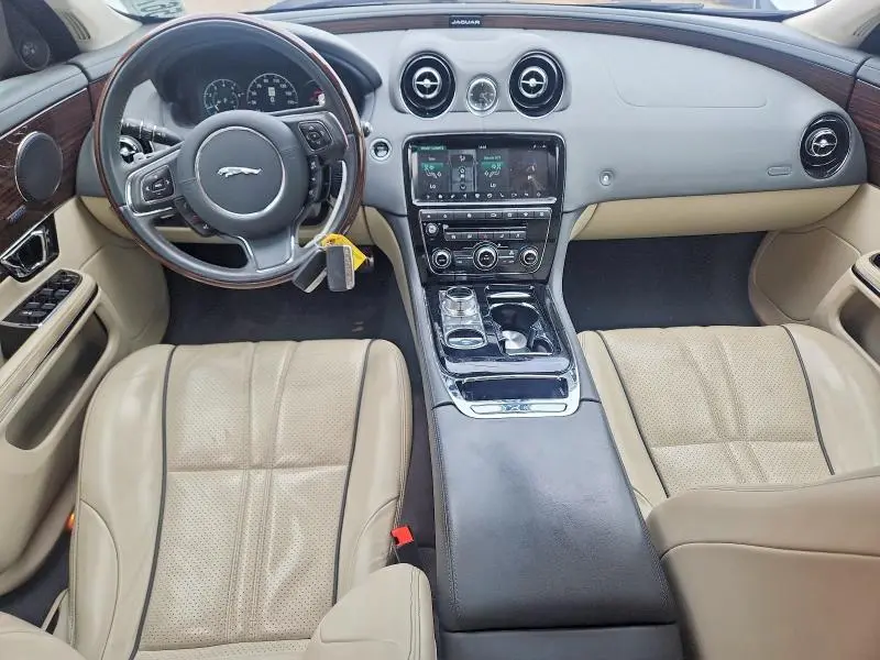 2019 JAGUAR XJ R - SPORT  