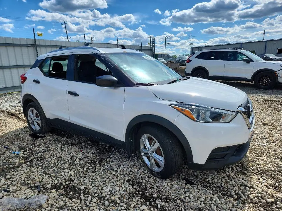 2018 NISSAN KICKS S  