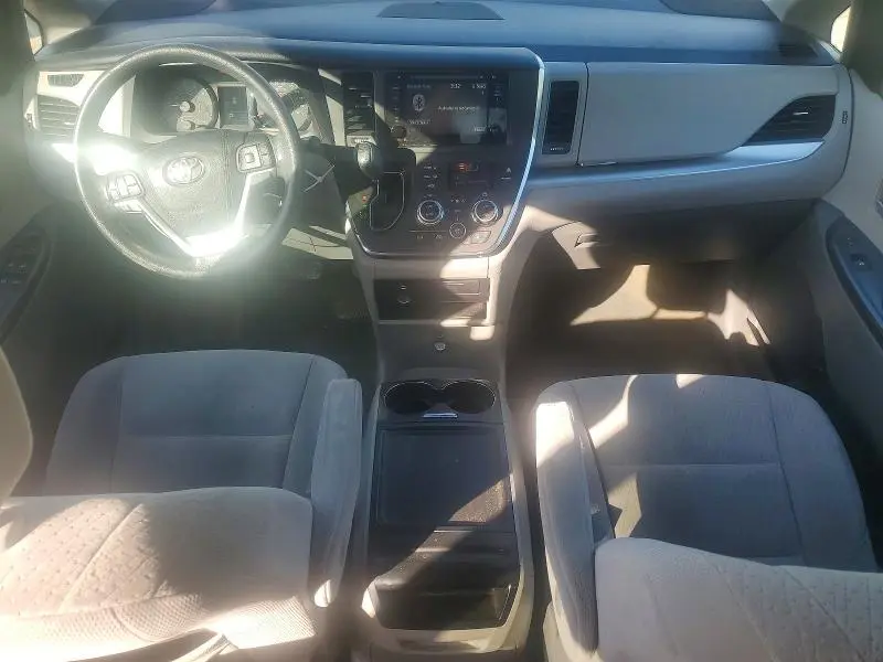 2015 TOYOTA SIENNA LE  