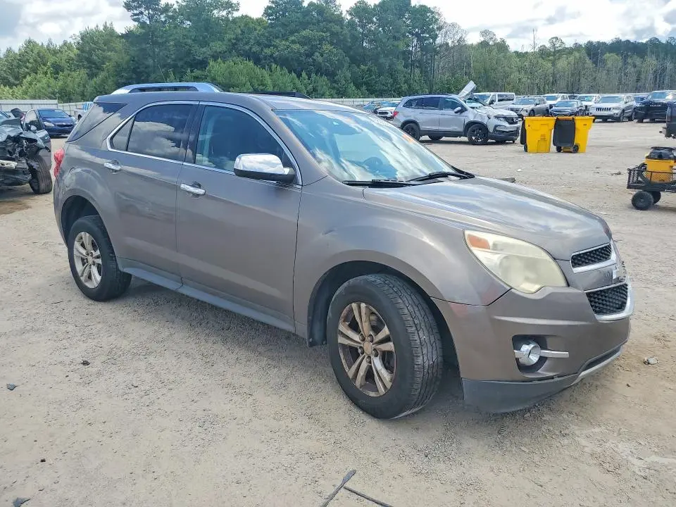 2011 CHEVROLET EQUINOX LT  