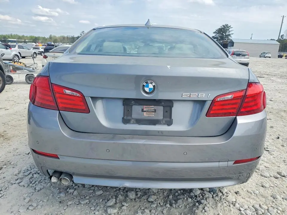 2011 BMW 528 I  