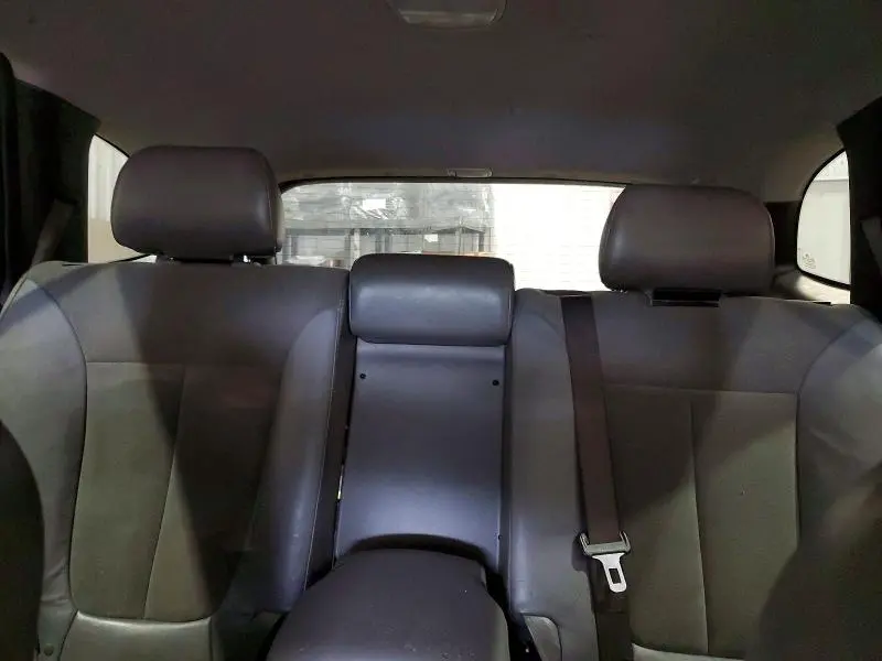 2010 HYUNDAI SANTA FE SE  