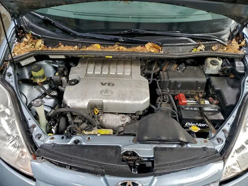 2010 TOYOTA SIENNA CE  