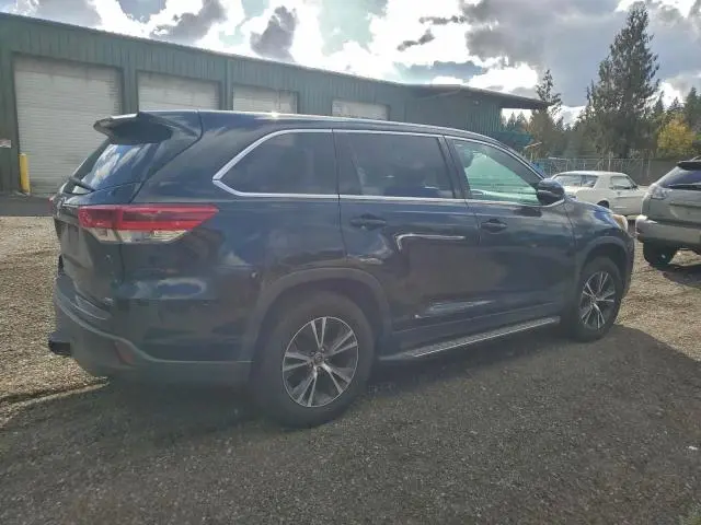 2019 TOYOTA HIGHLANDER LE  