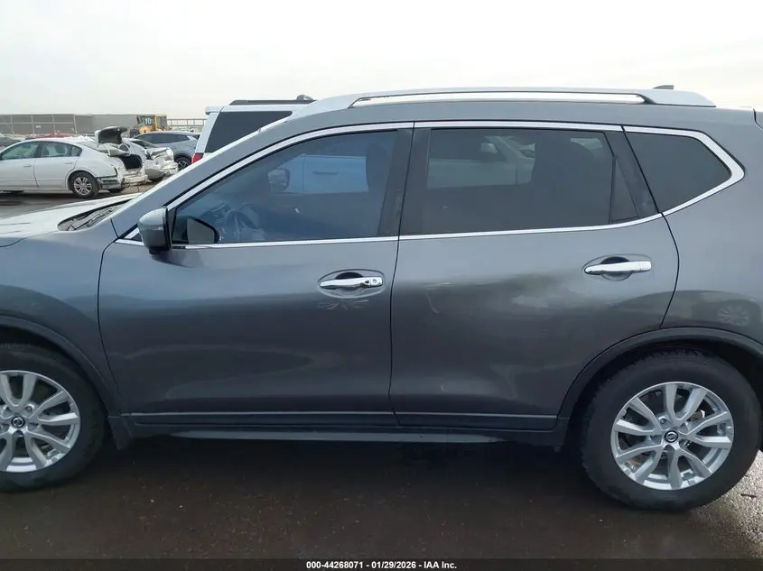 2017 NISSAN ROGUE SV