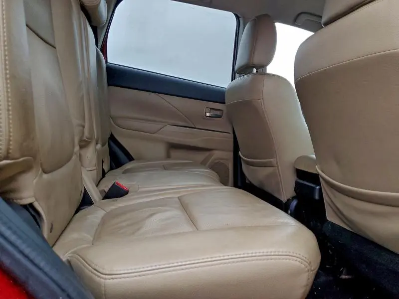 2018 MITSUBISHI OUTLANDER SE  