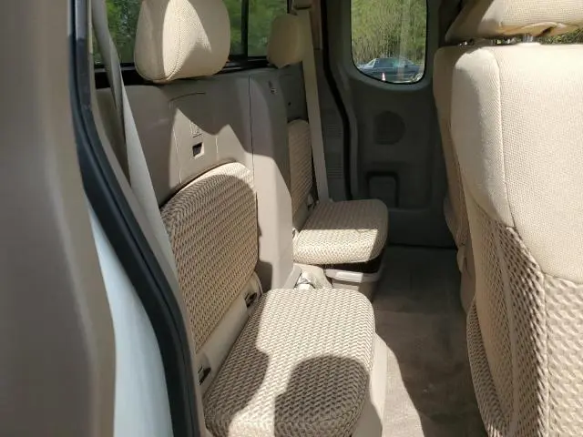 2016 NISSAN FRONTIER SV