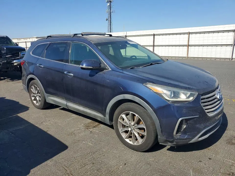 2017 HYUNDAI SANTA FE SE  