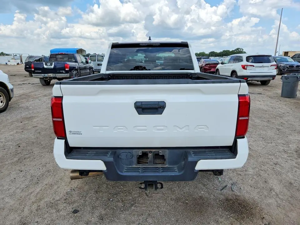 2025 TOYOTA TACOMA SR5  