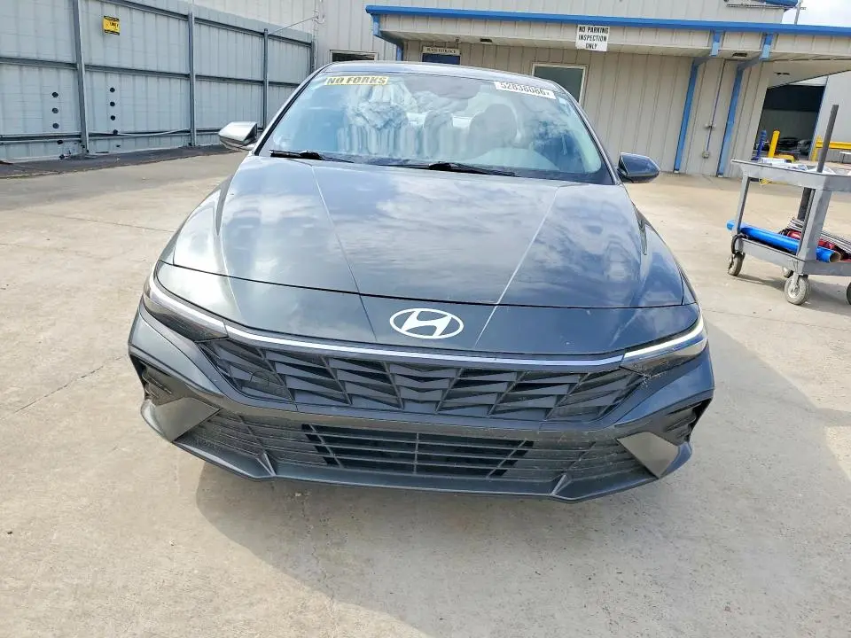 2024 HYUNDAI ELANTRA   