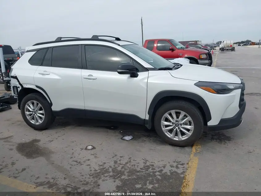 2026 TOYOTA COROLLA CROSS LE