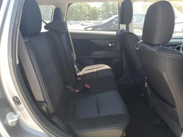 2016 MITSUBISHI OUTLANDER SE  