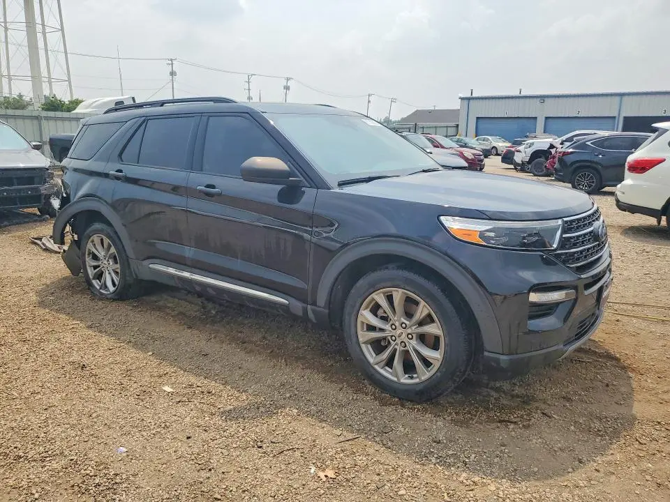 2021 FORD EXPLORER XLT  