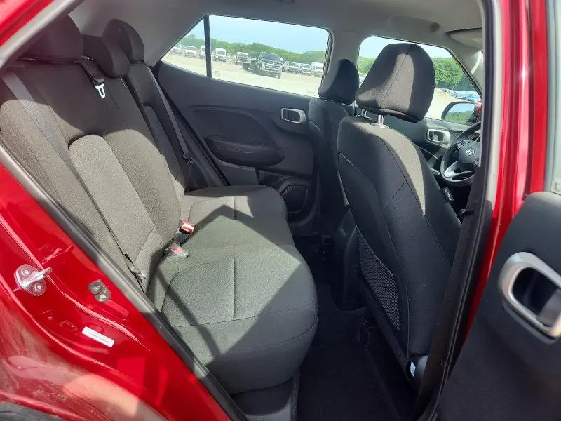 2025 HYUNDAI VENUE SE  