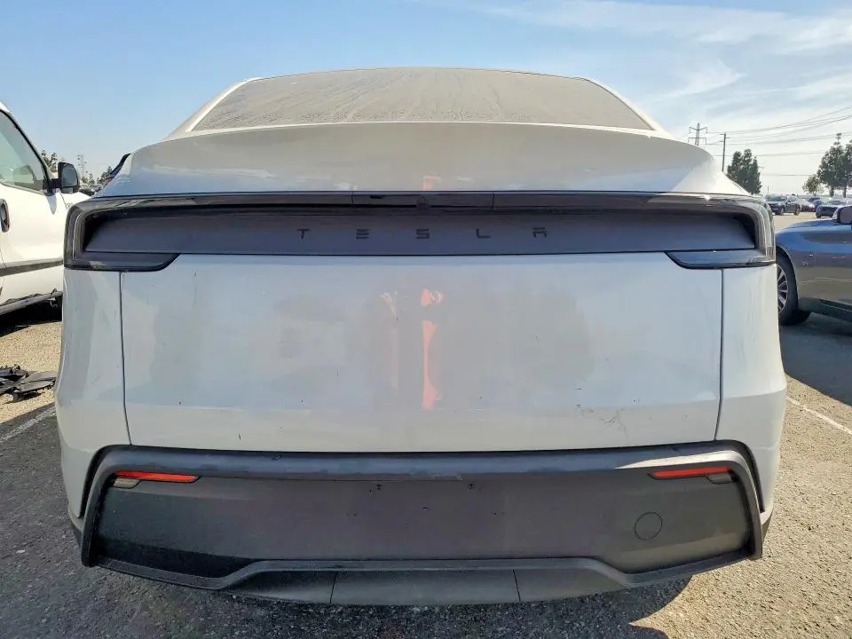 2026 TESLA MODEL Y   