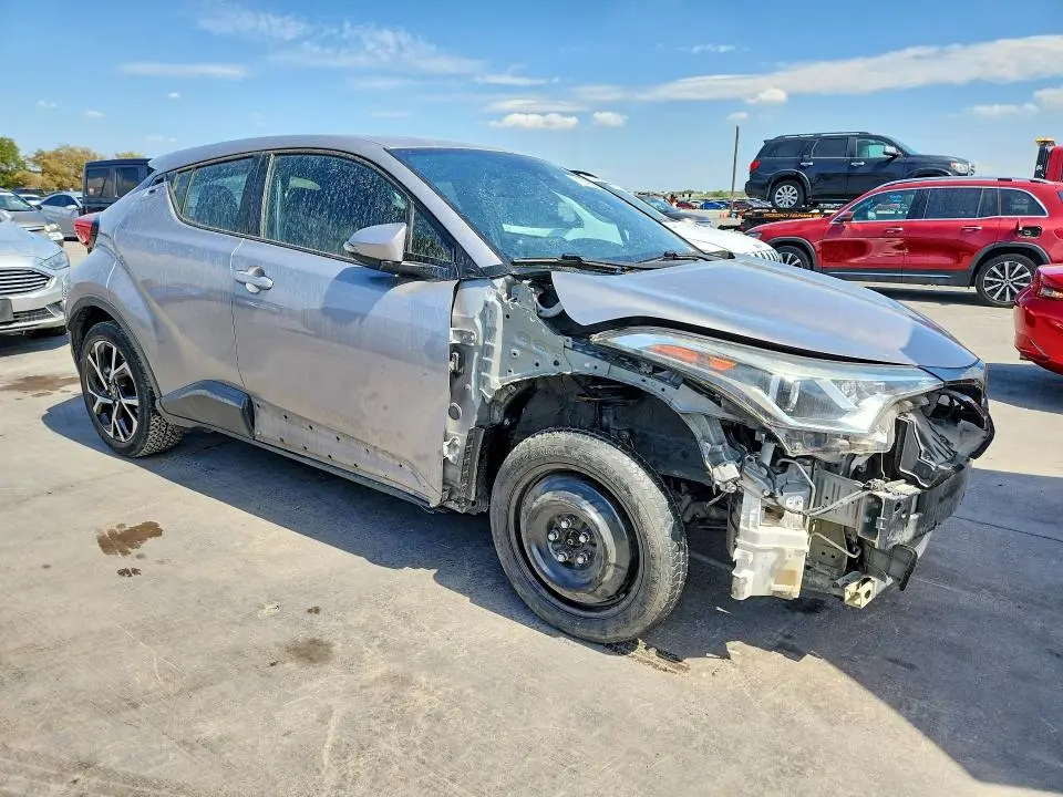 2018 TOYOTA C-HR XLE  
