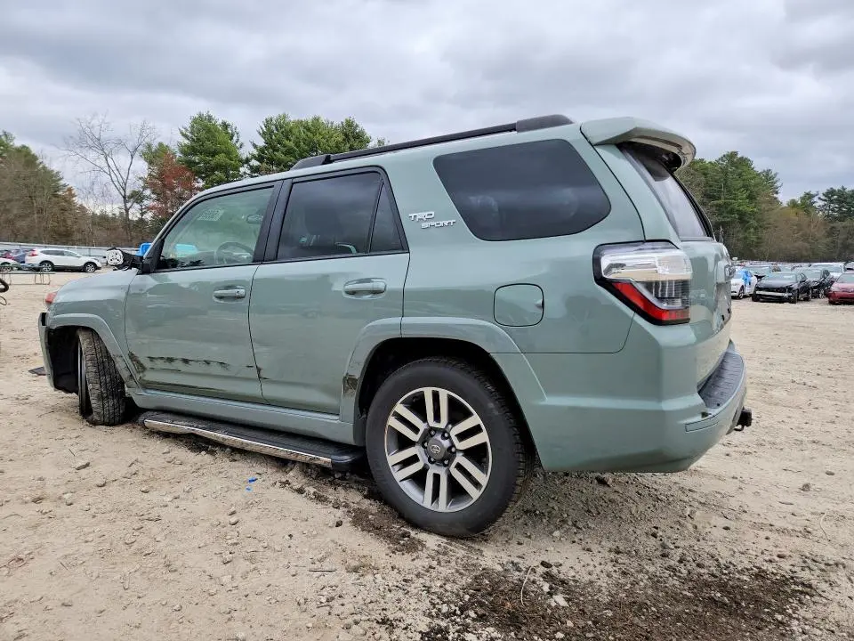 2022 TOYOTA 4 RUNR SR5   